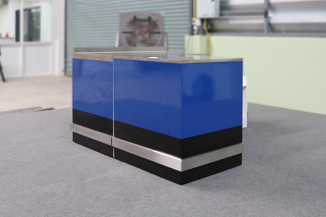 ภาพมุมมองสินค้าจริงมุมขวา Cashier Counter เคาน์เตอร์แคชเชียร์ สีน้ำเงิน-ดำ รุ่น CC-042